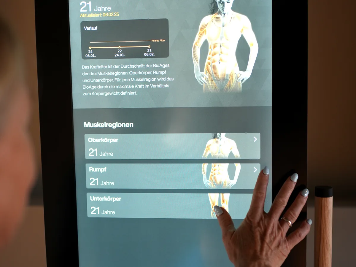 Bio Age Analyse am EGYM-Gerät bei Lila Fitness