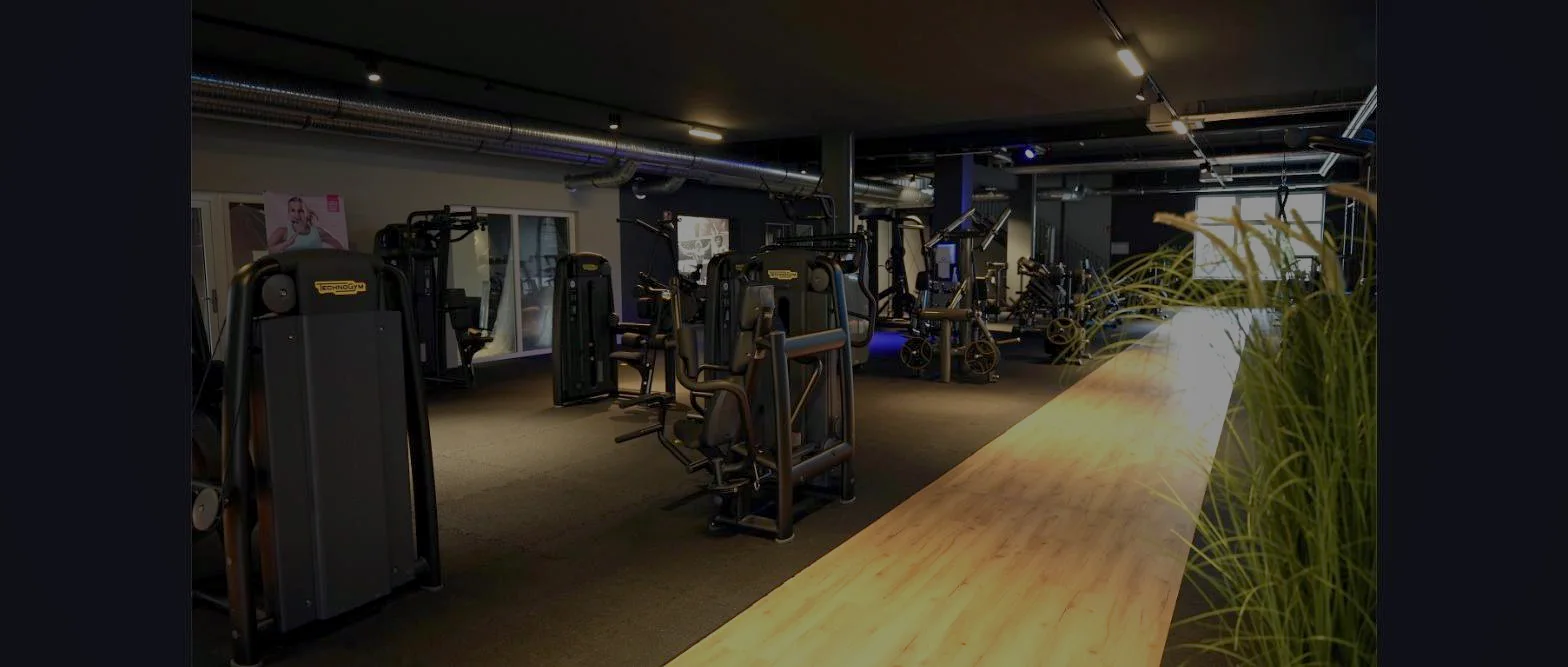 Trainingsbereich mit EGYM-Geräten im Fitnessstudio Hohenstein-Ernstthal