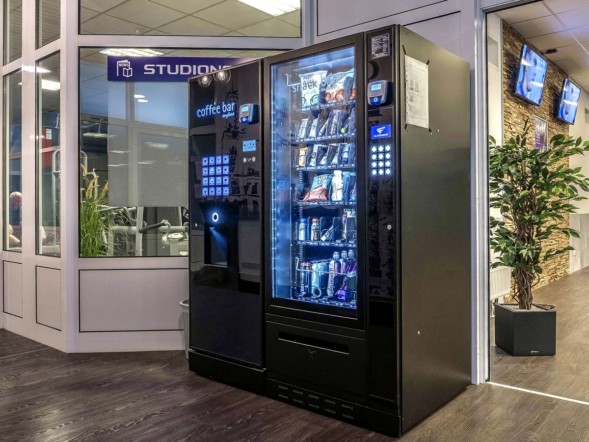 Coffee Bar und Snackautomat im Fitnessstudio Schneeberg – Lila Fitness