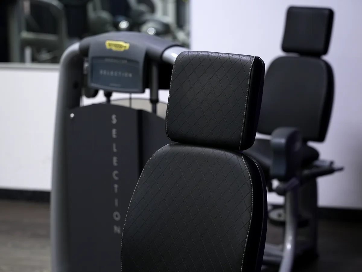 EGYM Selection Gerät im Detail im Fitnessstudio Schneeberg – Lila Fitness