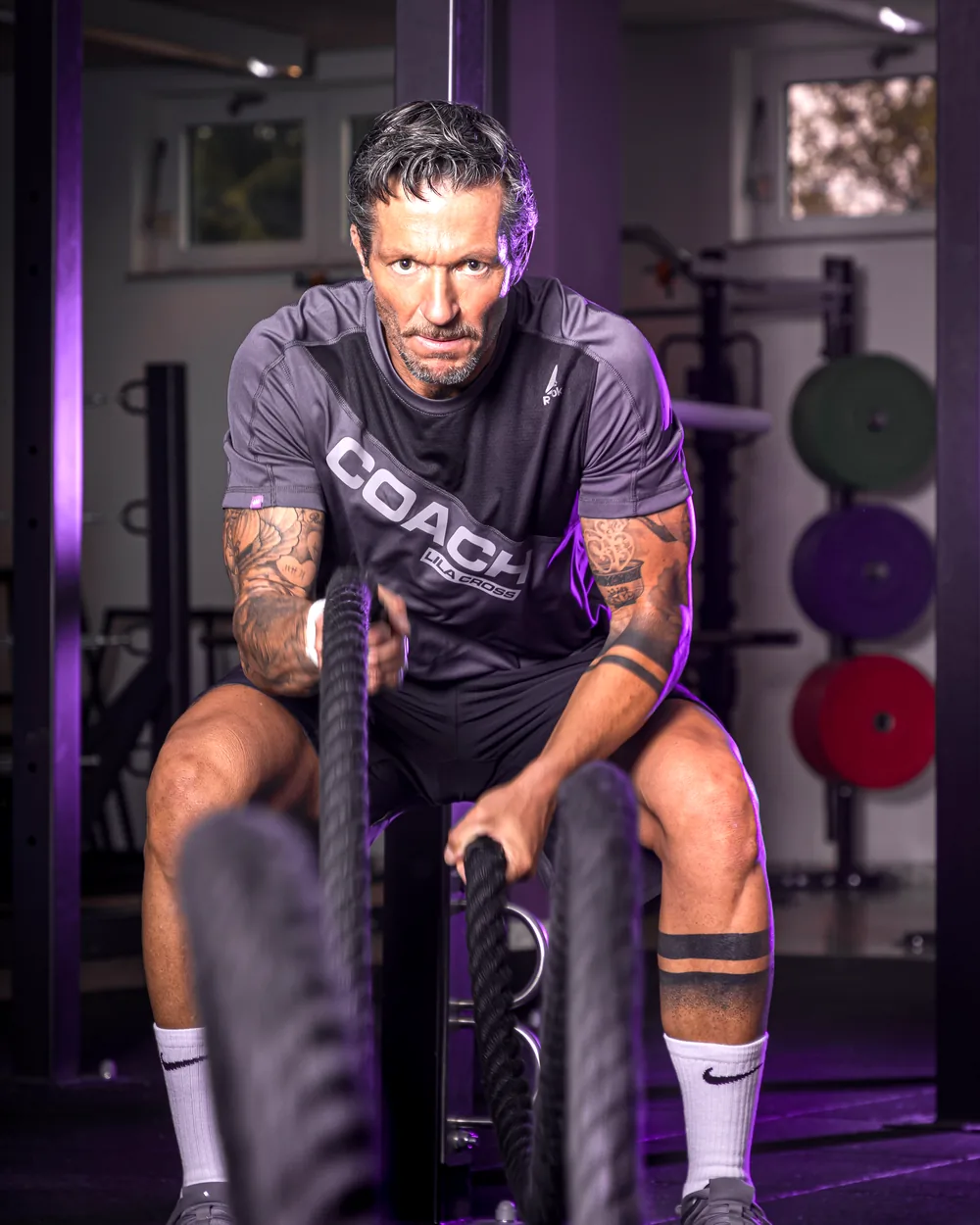 Live-Kurs mit Battleropes im Fitnessstudio Schneeberg – Lila Fitness